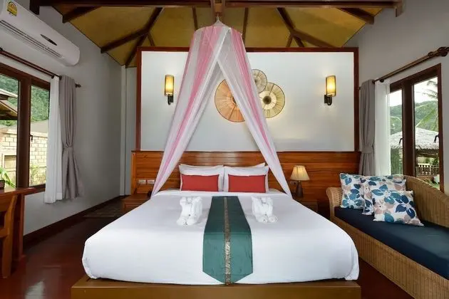 Deluxe Sea View Villa (Second row on beach)