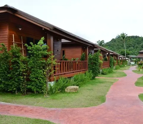 Deluxe Sea View Villa (Second row on beach)