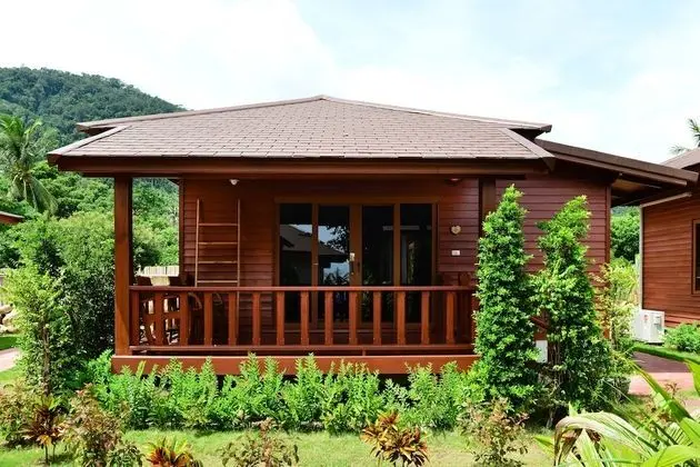 Deluxe Villa (Third row on beach)