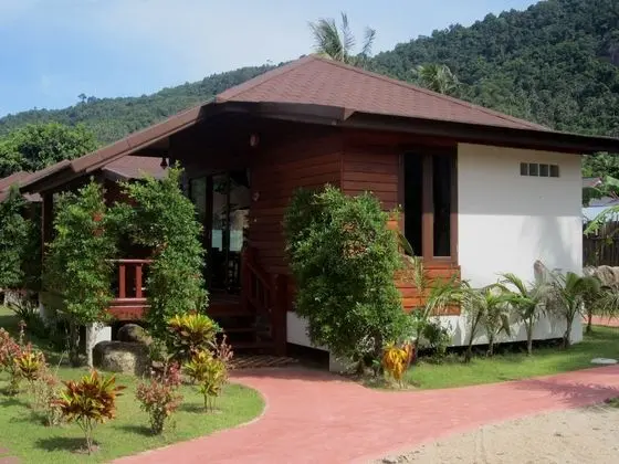 Deluxe Villa (Third row on beach)
