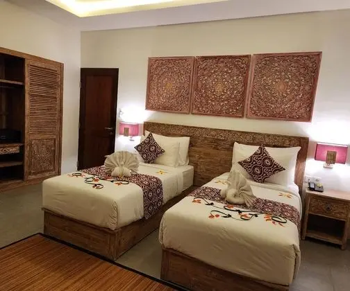 Premium Süit, Küvet, Havuz Manzaralı
