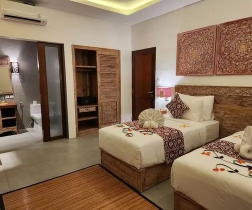 Premium Süit, Küvet, Havuz Manzaralı