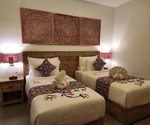 Premium Süit, Küvet, Havuz Manzaralı