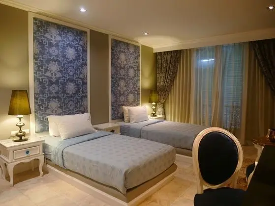 Grand Deluxe Twin Room