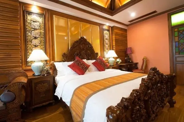 Executive Oda (Pool Access with Jacuzzi and Balcony)