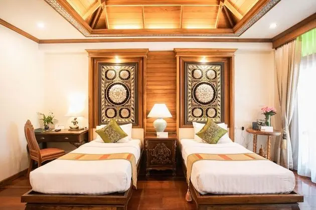 Luxury Twin Bed with spa bath