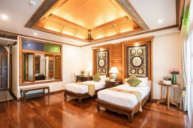 Luxury Twin Bed with spa bath