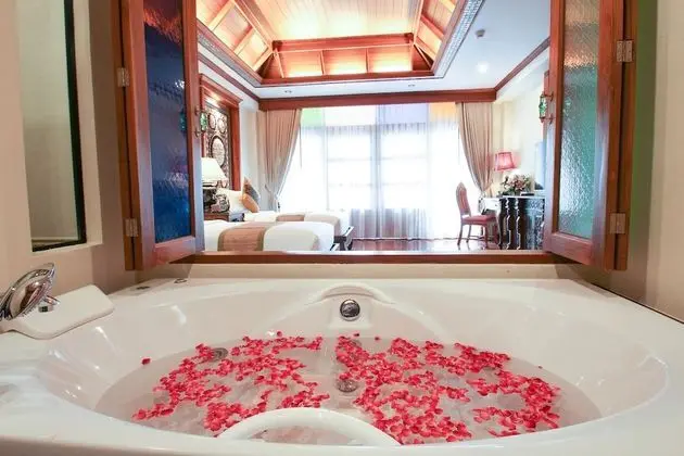Luxury Twin Bed with spa bath
