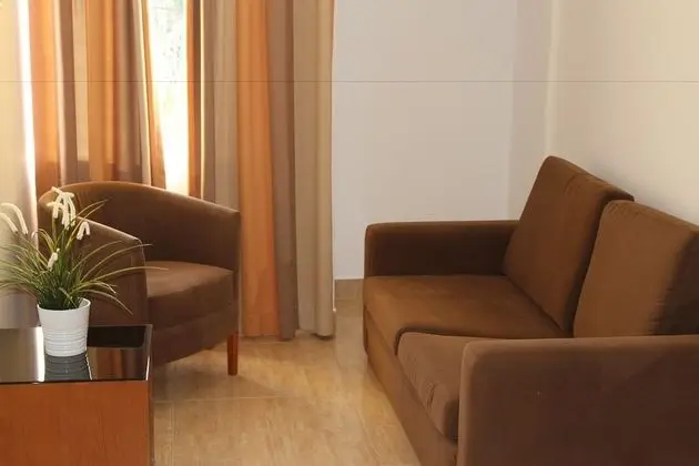 Family Oda (2 Adults + 1 Child)