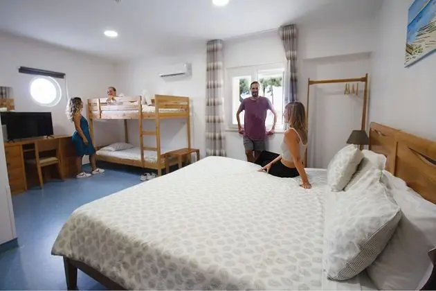 Family Dört Kişilik Oda