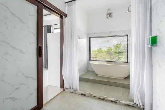 Luxury Tek Büyük Yataklı Oda, Küvet