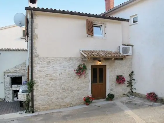 Ev