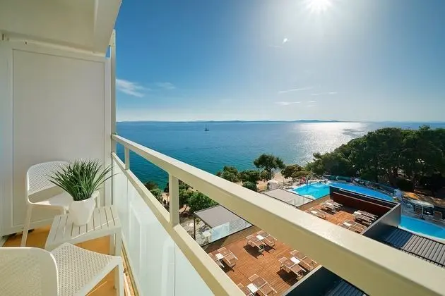 Premium Tek Büyük Yataklı Oda, Balkon, Deniz Manzaralı (2+1)