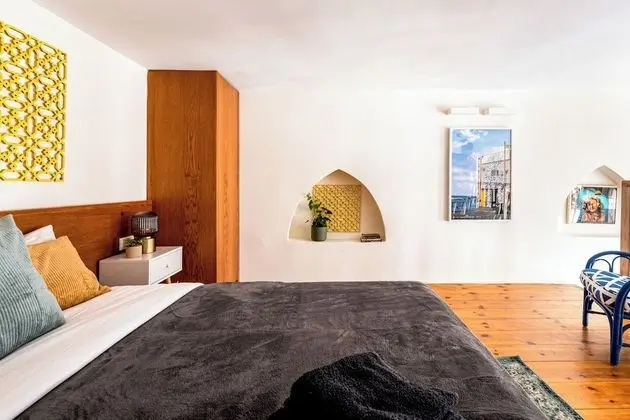 One-Bedroom Apartment with Gallery and Balcony