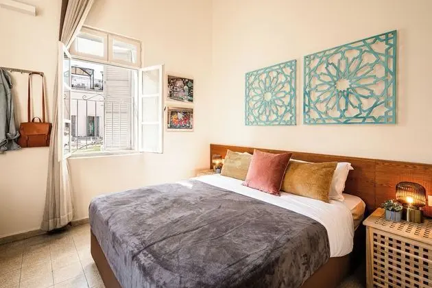One-Bedroom Apartment with Gallery and Balcony