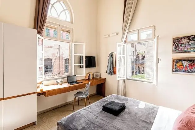 One-Bedroom Apartment with Gallery and Balcony