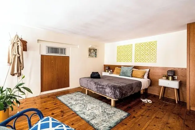 One-Bedroom Apartment with Gallery and Balcony