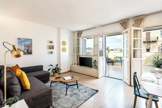 Two-Bedroom Apartment with Terrace and Sea View