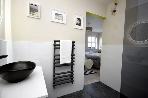Luxury Tek Büyük Yataklı Oda, Banyolu/Duşlu, Deniz Manzaralı (Lola)
