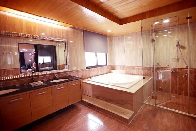 Luxury Dört Kişilik Oda, 2 Büyük (Queen) Boy Yatak, Jakuzi