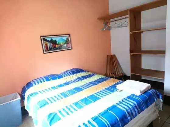 Traditional Ev, Birden Çok Yatak, Göl Manzaralı