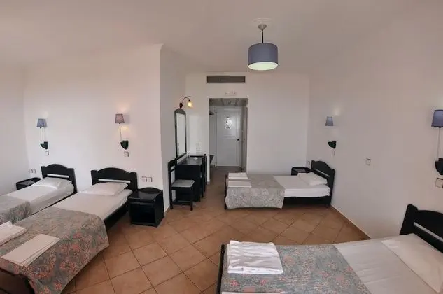Dört Kişilik Oda, Kısmi Deniz Manzaralı