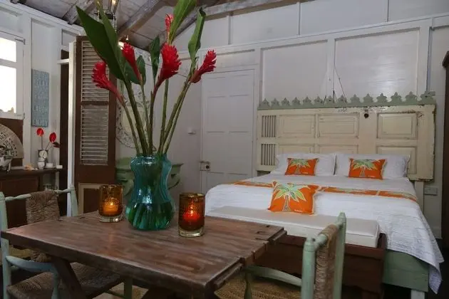 Vanilla Dawn Room