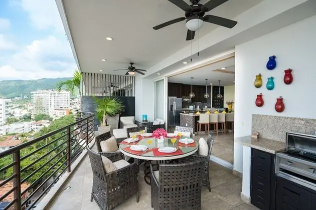 2 Bed Partial Ocean View Suite