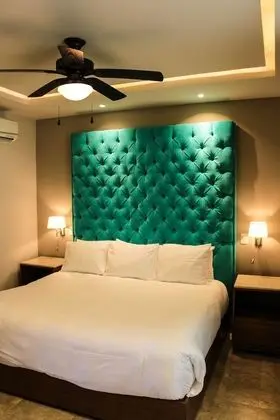 2 Bed Street/Partial Ocean View Suite