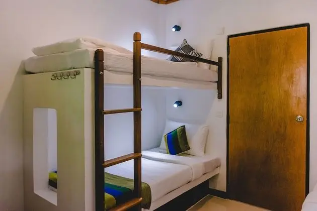 Standard Üç Kişilik Oda, Bahçe Manzaralı