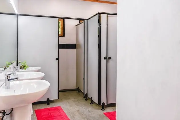 Standard Üç Kişilik Oda, Bahçe Manzaralı