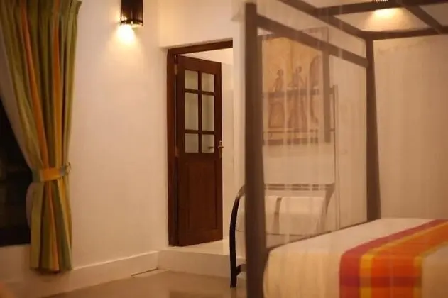 Tek Büyük Yataklı Oda, Havuz Manzaralı