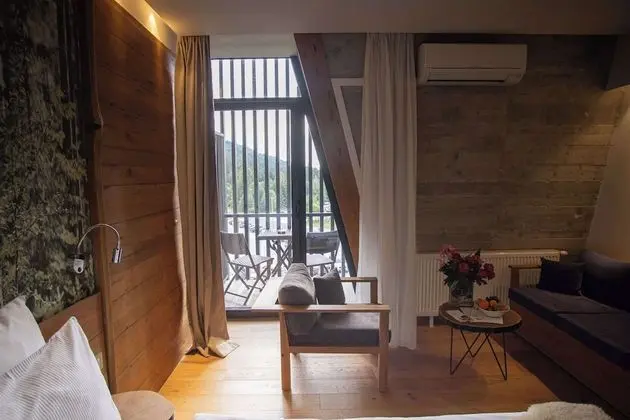 Standard Oda, 1 Büyük (Queen) Boy Yatak, Sigara İçilmez, Balkon