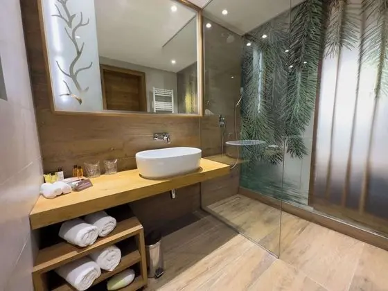 Standard Oda, 1 Büyük (Queen) Boy Yatak, Sigara İçilmez, Balkon