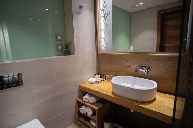 Standard Oda, 1 Büyük (Queen) Boy Yatak, Sigara İçilmez, Balkon