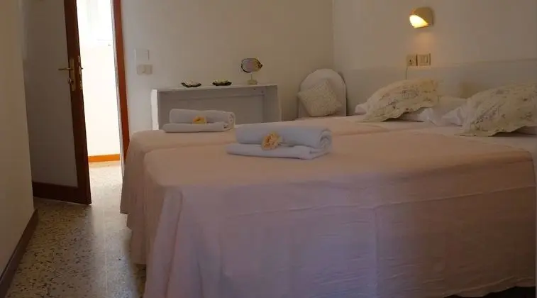 Tek Büyük veya İki Ayrı Yataklı Oda