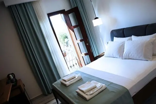 Standart Oda, Bahçe Manzaralı, Fransız Balkonlu