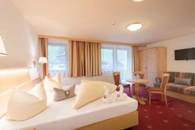 Comfort Tek Büyük Yataklı Oda, Balkon, Dağ Manzaralı