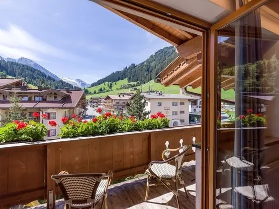 Comfort Tek Büyük Yataklı Oda, Balkon, Dağ Manzaralı