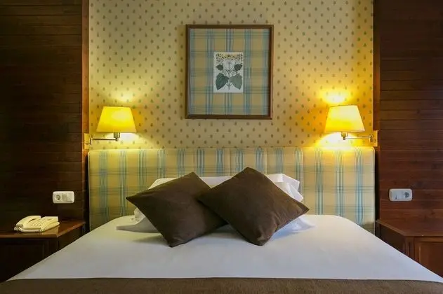 Büyük Yataklı Tek Kişilik Oda