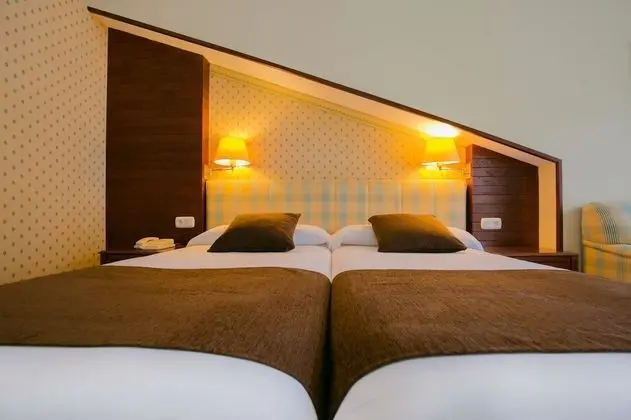 Büyük Yataklı Tek Kişilik Oda