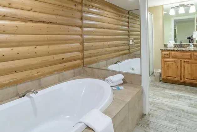 Standard Süit, 1 En Büyük (King) Boy Yatak, Sıcak Su Küveti (Non Smoking Hot Tub Suite)
