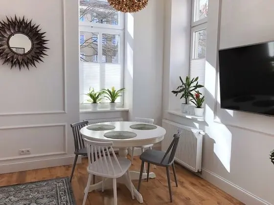 Design Apart Daire, 1 Büyük (Queen) Boy Yatak ve Çekyat, Avlu Manzaralı