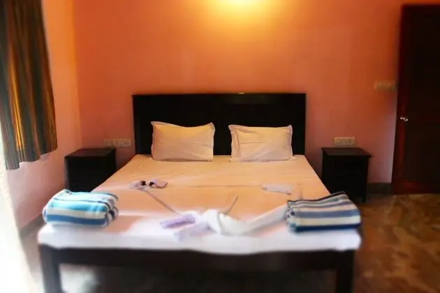 Deluxe Tek Büyük Yataklı Oda, 1 Yatak Odası, Havuz Manzaralı, Havuz Kenarı