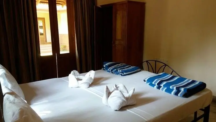 Deluxe Tek Büyük Yataklı Oda, 1 Yatak Odası, Havuz Manzaralı, Havuz Kenarı