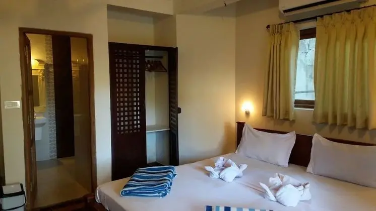 Deluxe Tek Büyük Yataklı Oda, 1 Yatak Odası, Havuz Manzaralı, Havuz Kenarı