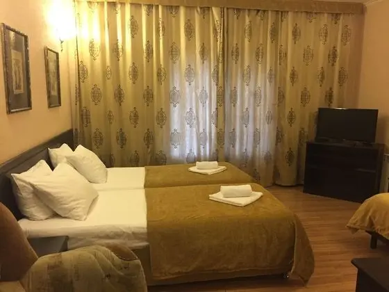 Üç Kişilik Oda