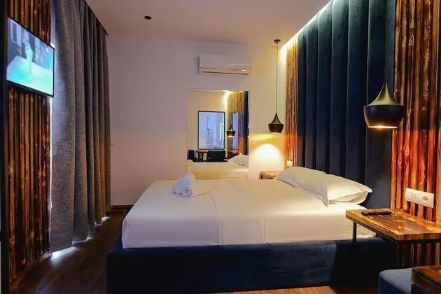 Deluxe Tek Büyük Yataklı Oda