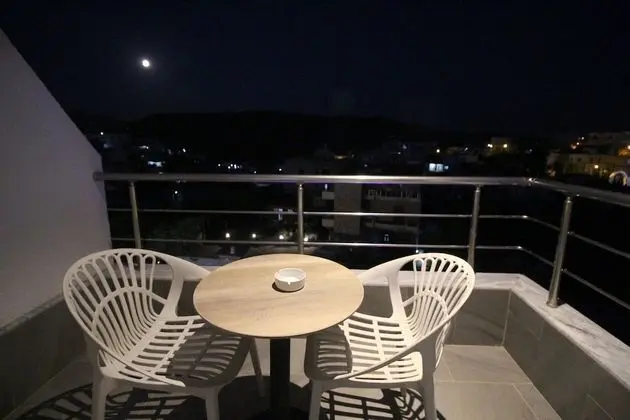 Tek Büyük Yataklı Oda, Balkon