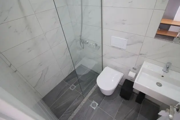 Üç Kişilik Oda, Balkon